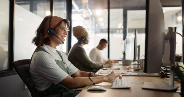 Agents benefitting from AI texting for call centers