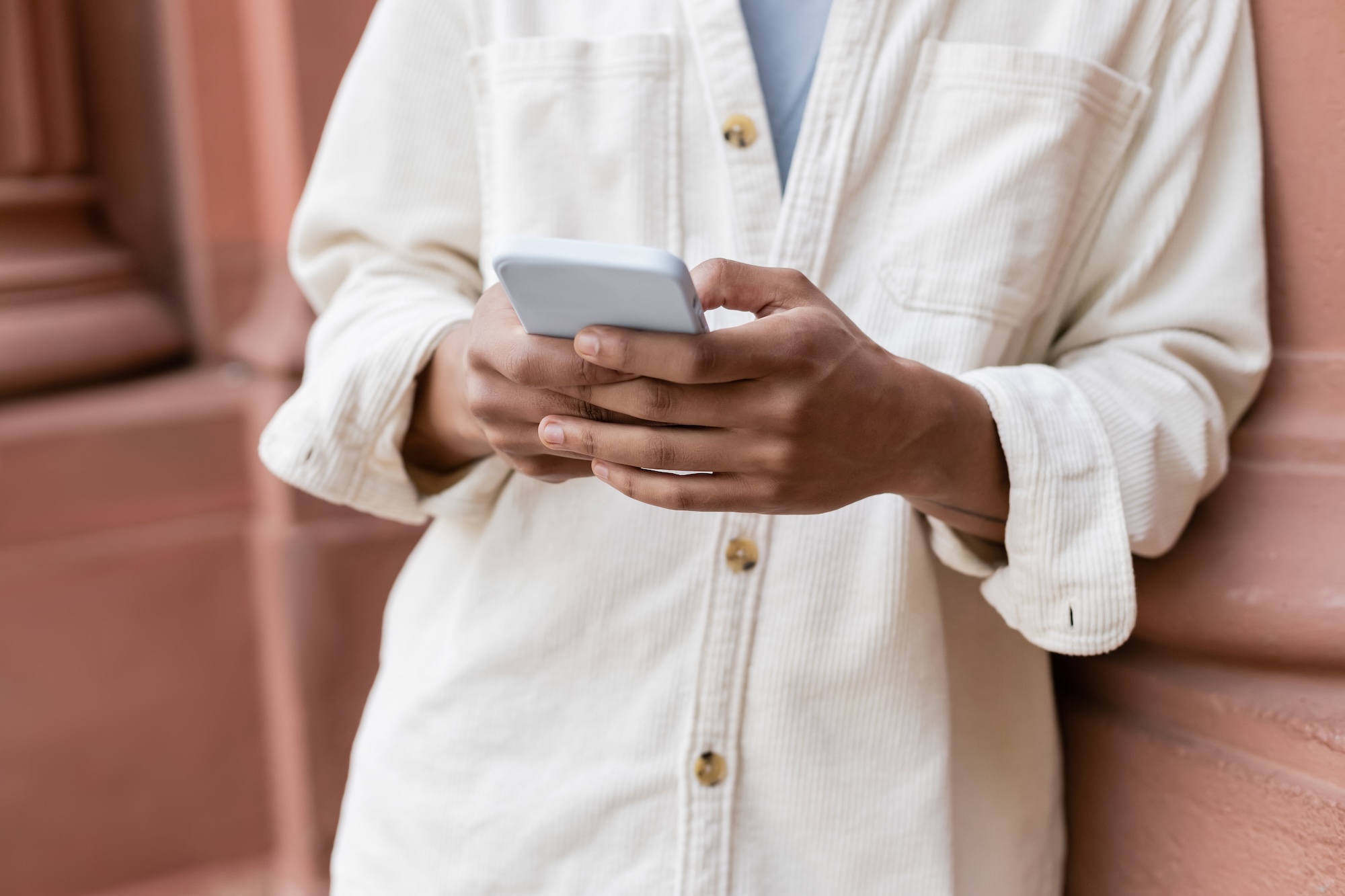 Man using AI texting to engage with a brand