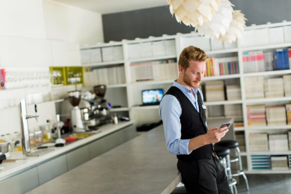 Prospective franchise owner engages with SMS for franchise lead generation