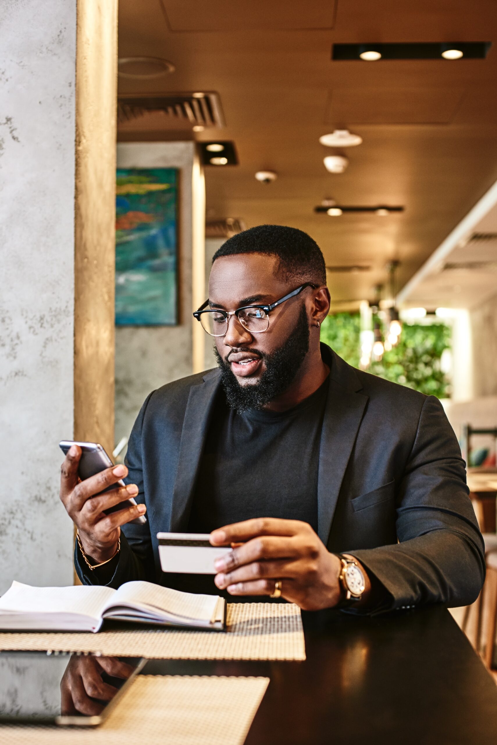 Man uses SMS marketing to engage with financial institution